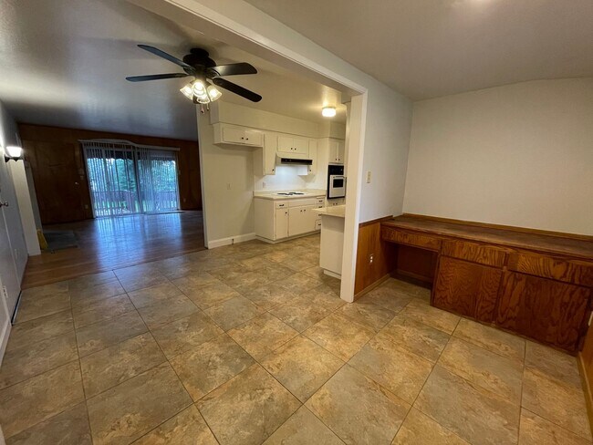 Foto del edificio - Spacious Granite Bay Home Near Folsom Lake – Available Now