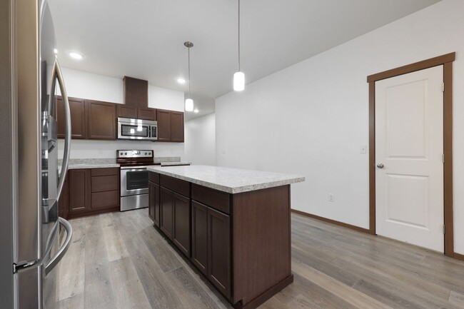 Foto del edificio - MOVE IN READY! 3 bed 2 bath Heat pump with...