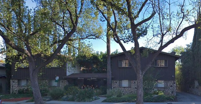 Foto del edificio - 540 W Sierra Madre Blvd
