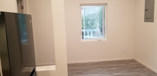 Foto del edificio - 24336 Crestlawn St