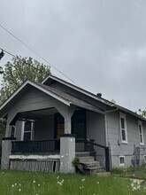 Building Photo - 2209 SW Martin Ct