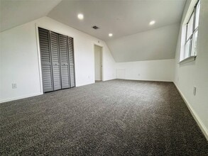 Building Photo - 16246 Los Altos Dr