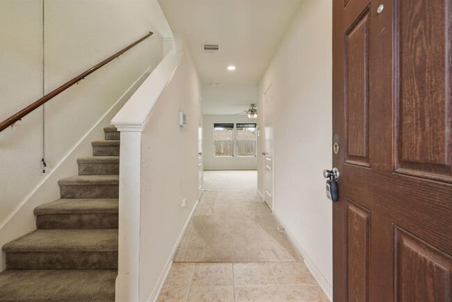Foto del edificio - 7239 Mountain Prairie Dr