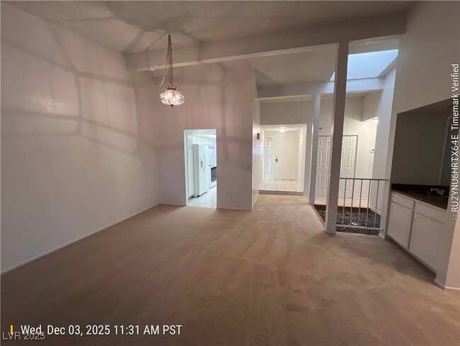 Foto del edificio - 2417 Lourdes Ave