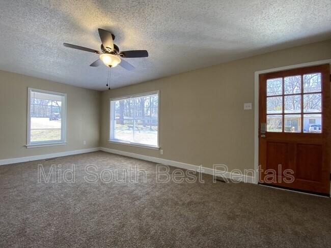 Foto del edificio - 7903 Westwood Ave