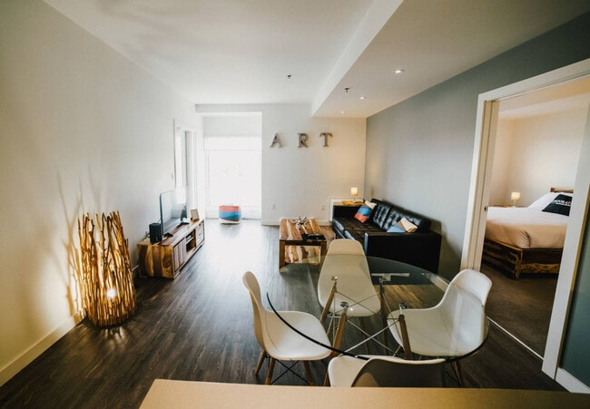 Photo du bâtiment - 785 Sterling Lyon Pkwy