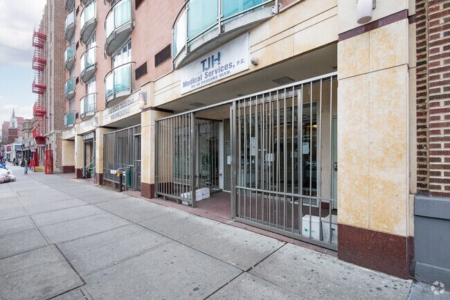 Building Photo - 88-20 Parsons Blvd