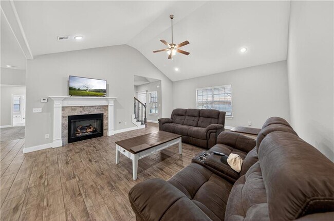 Building Photo - 584 Quartz Wy