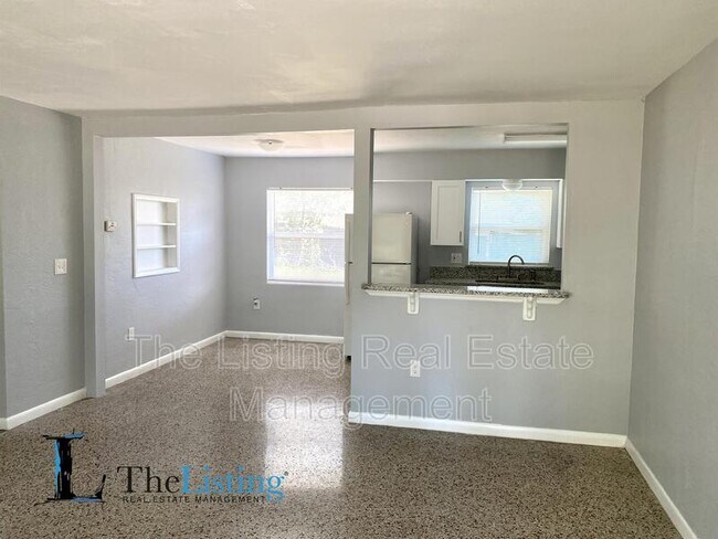 Foto del edificio - 87 Griggs Ave