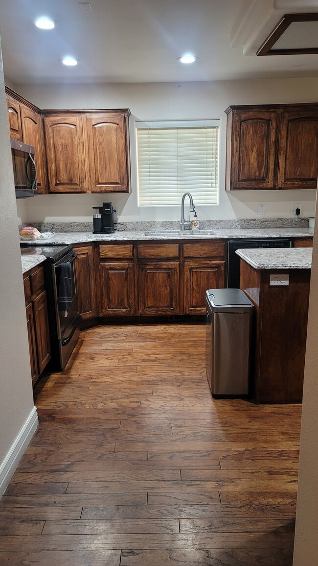 Foto del edificio - 2151 W Sunset Pointe Dr