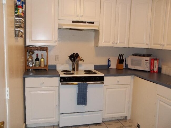 Building Photo - 36 Dighton St Building Photo - 36 Dighton St