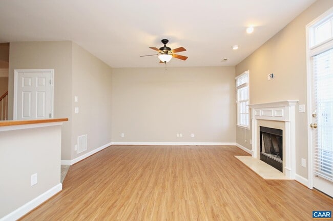Building Photo - 9033 W End Cir