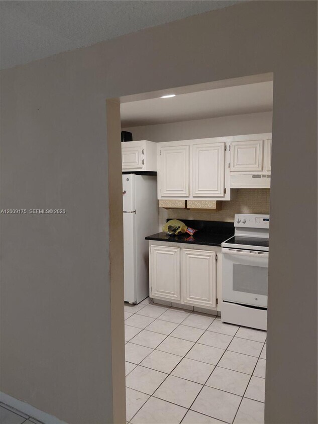 Foto del edificio - 4047 NW 16th St