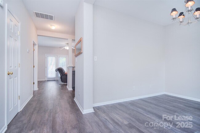 Foto del edificio - 11315 Dundarrach Ln