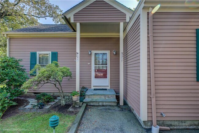 Building Photo - 97 Narragansett Ave