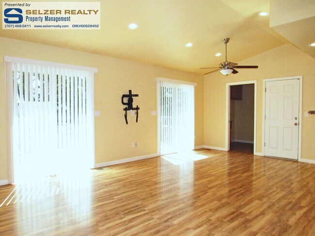 Foto del edificio - Wonderful 3 bd. home in a park-like setting!