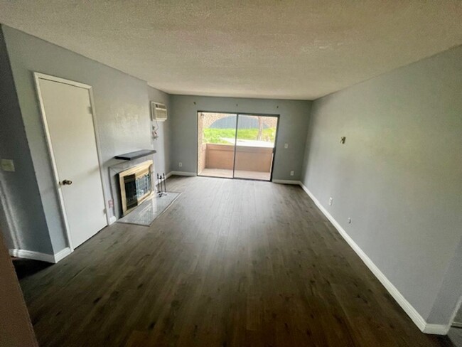 Building Photo - Lovely Bonita condominium