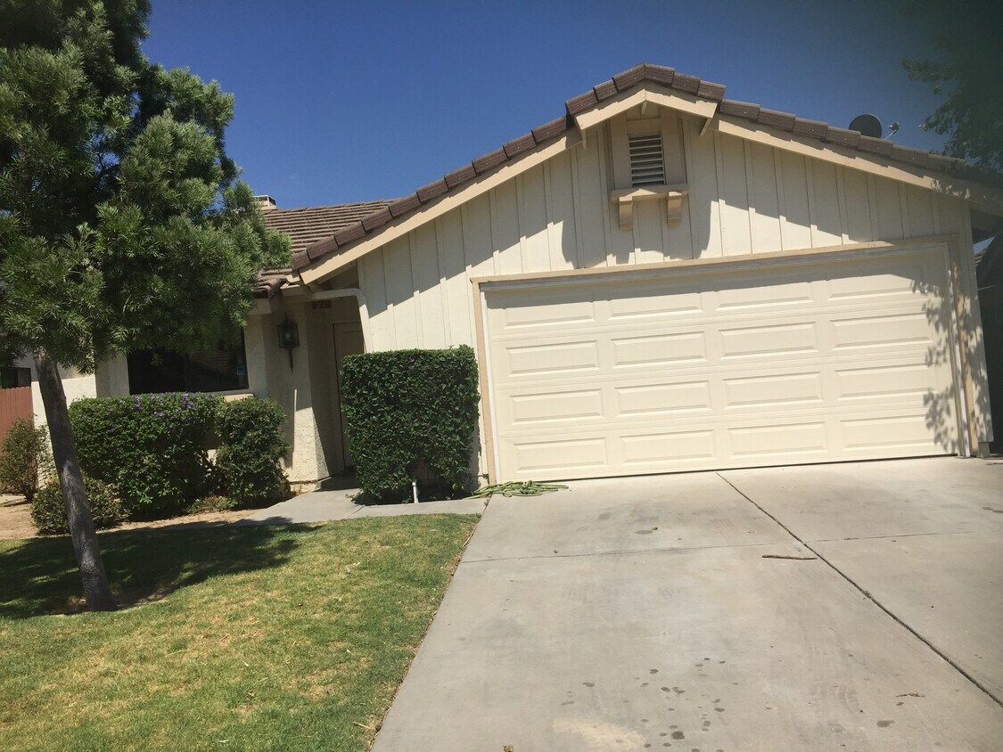 Foto principal - 126 Oakdale Ln