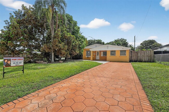 Foto del edificio - 1498 NE 180th St