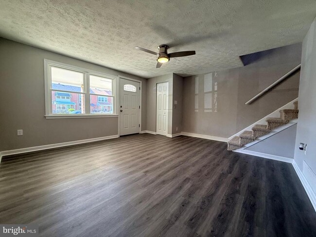 Building Photo - 2021 Kelmore Rd