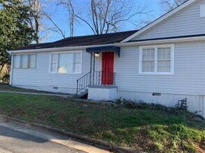 Building Photo - 352 Adams St