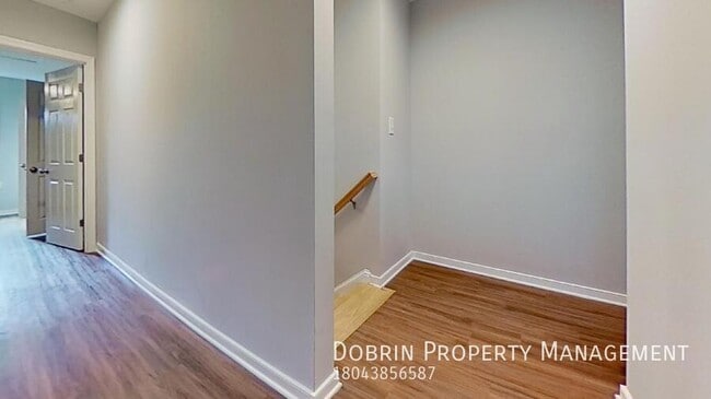 Building Photo - Upgraded 5B near Campus