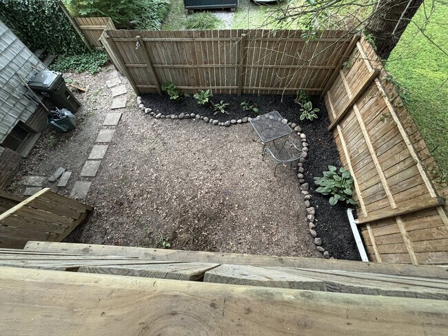 Foto del edificio - 105 W Florida Ave