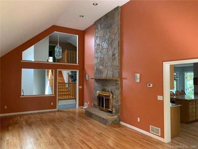 Building Photo - 380 Huckleberry Hill Rd