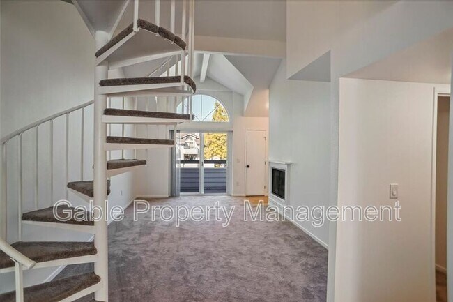 Foto del edificio - 26941 Rainbow Glen Dr