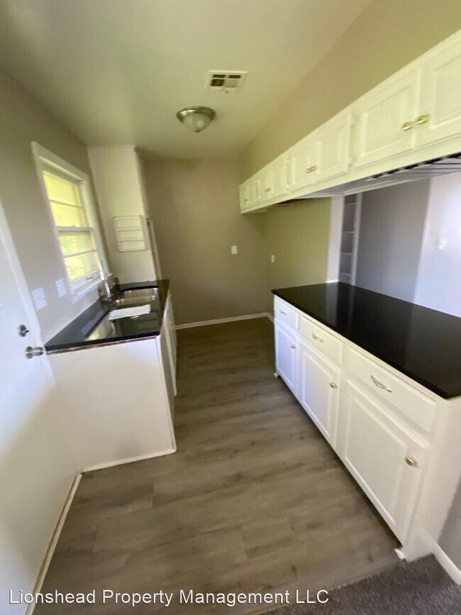 Building Photo - 5 br, 1 bath House - 1353 Dorchester Drive