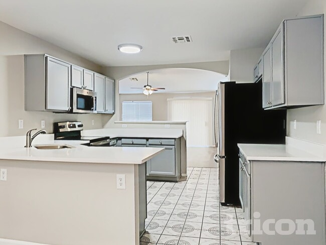 Building Photo - 8605 West Campbell Ave