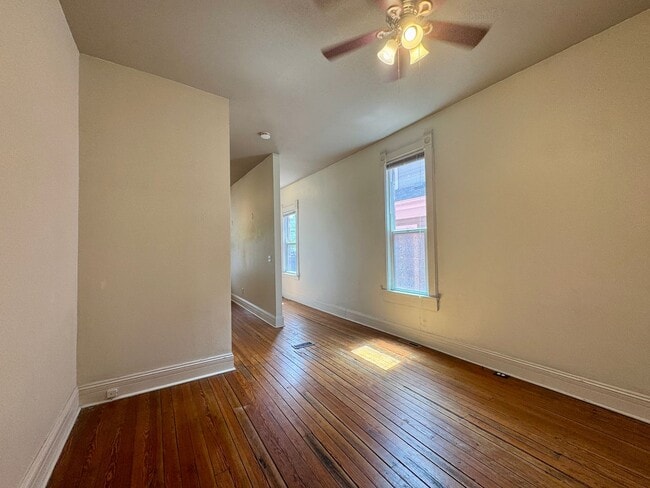 Building Photo - Beautifully Historic 1 Bed 1 Bath Denver R...