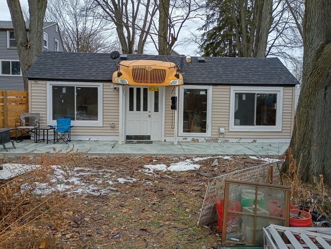 Building Photo - 1125 Molitor Rd