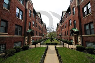 Building Photo - 3308 W Schubert Ave