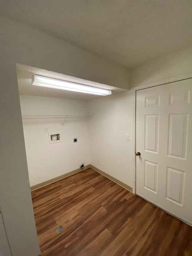 Interior Photo - Cottonwood Estates Apartments