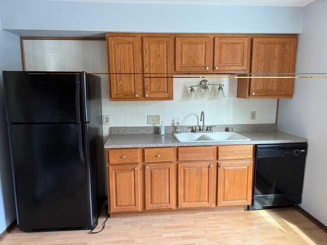 Building Photo - 2552 S 96th St