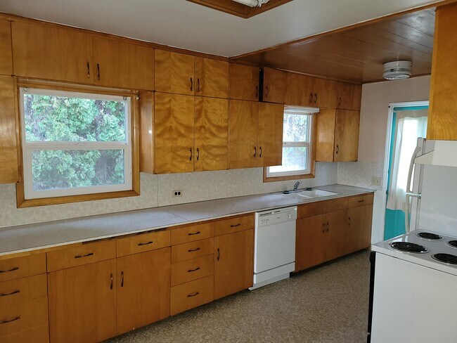 Foto del edificio - 711 Sanford Ave