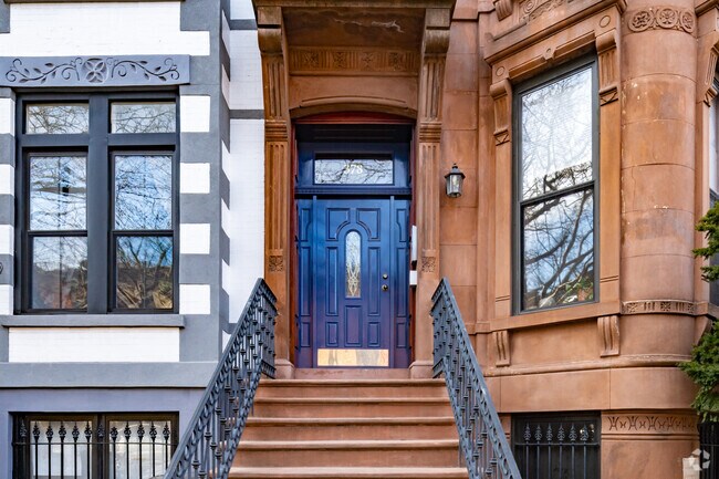 Building Photo - 378 6th Ave