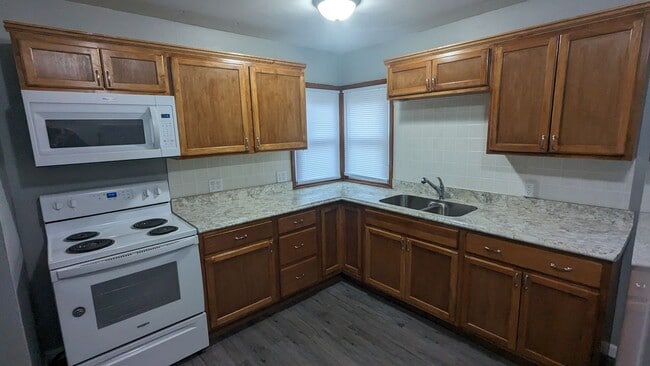 Building Photo - 3 bedroom, 1 bath home in Waterloo