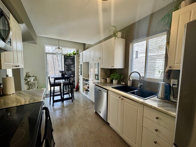 Photo du bâtiment - Orleans Townhome