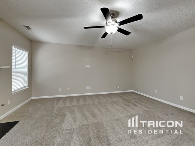 Building Photo - 2075 Mulberry Ln