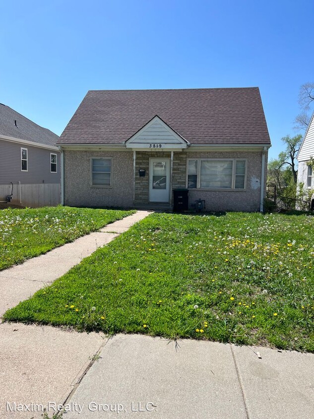 Foto principal - 3 br, 1 bath House - 3819 CORBY ST