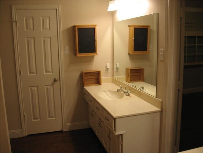 Building Photo - 1314 Waterford Pl