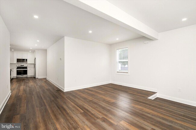 Foto del edificio - 656 Schiller Ave