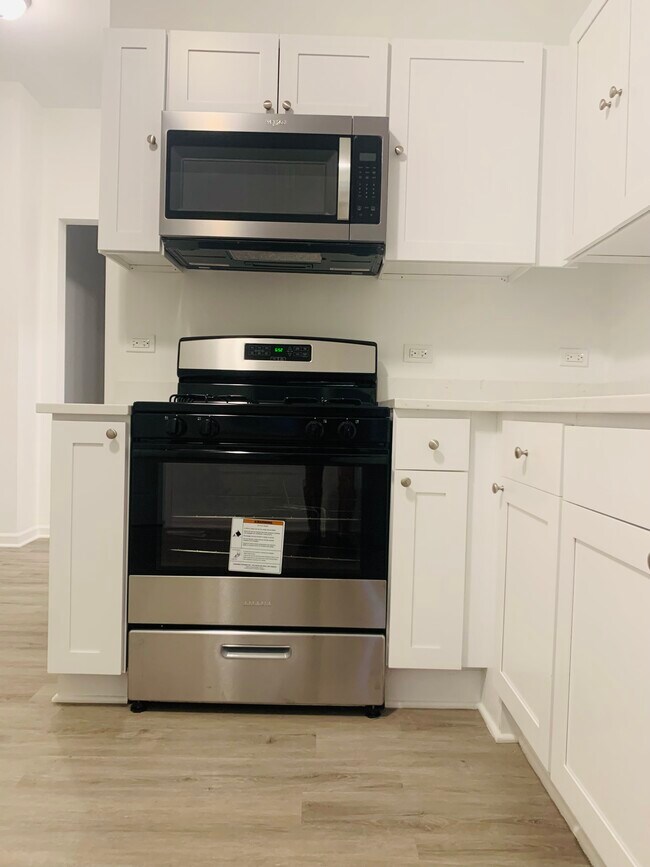 Foto del edificio - 3846 N Troy St