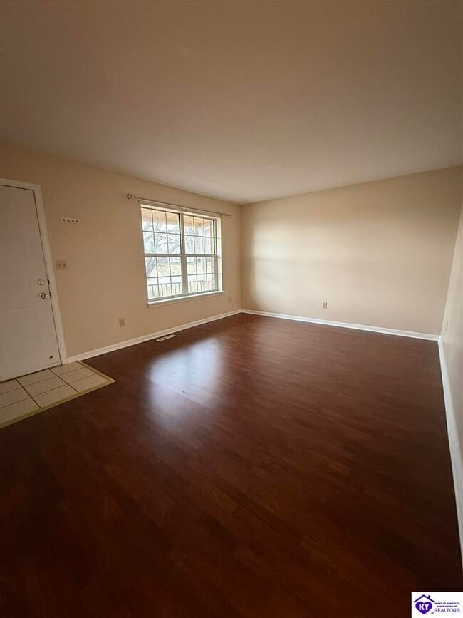 Building Photo - 114 Monroe St