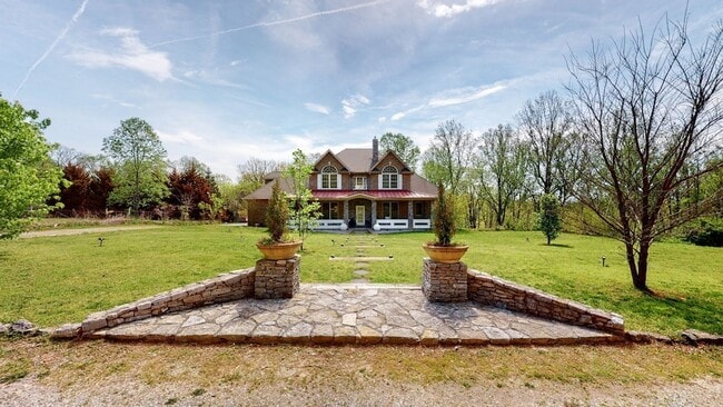 Building Photo - 8745 Old Charlotte Pike