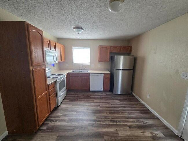 Foto del edificio - 5604 Rambling Dr