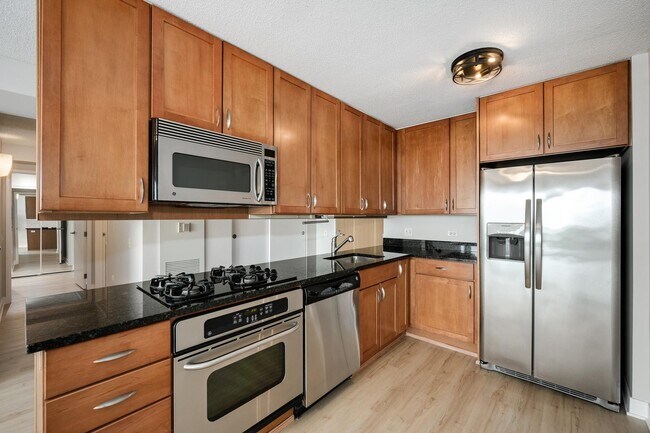 Foto del edificio - 9715 Woods Dr