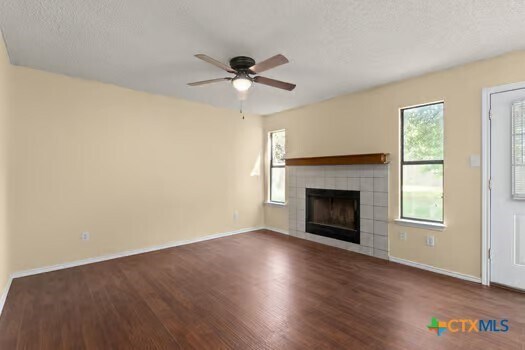 Foto del edificio - 906 Tanner Rd